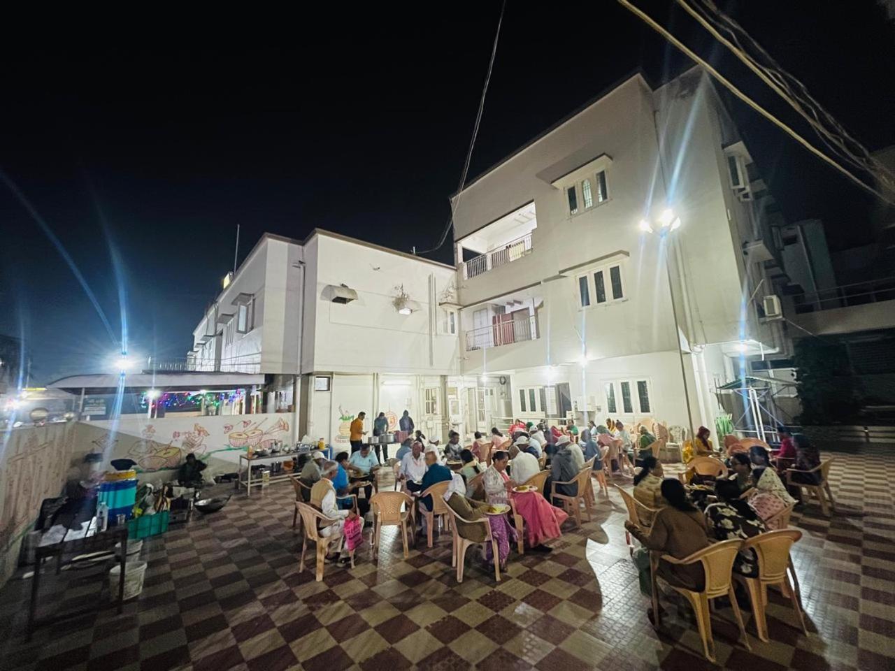 Hotel Rajdhani And Guest House Gujarat - Best Family Hotel In Halol Near Pavagadh And Halol Gidc Hālol Exterior foto